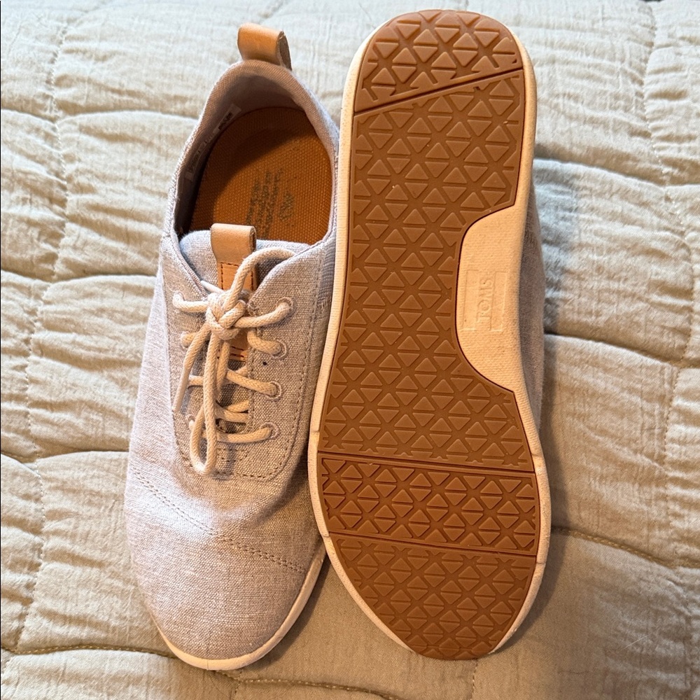 Toms Light Beige Lace-Up Sneakers